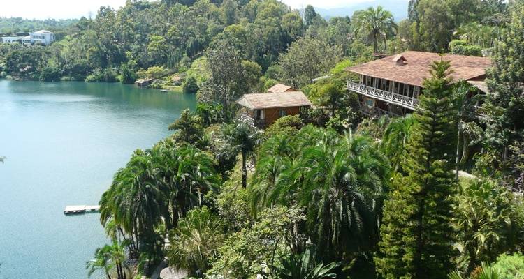 The Volcanoes of the Virunga Mountains, Gorillas and along Lake Kivu - DIAMIR Erlebnisreisen 7