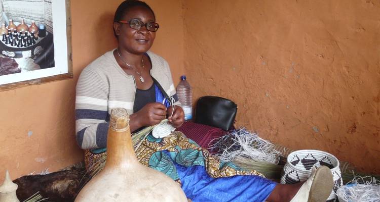 The Volcanoes of the Virunga Mountains, Gorillas and along Lake Kivu - DIAMIR Erlebnisreisen 9