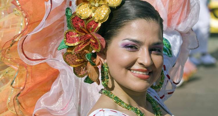 El carnaval más colorido de África en Mindelo - DIAMIR Erlebnisreisen 8