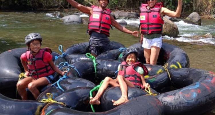 Rental Car Round Trip Family Tour Ecuador - avenTOURa 3