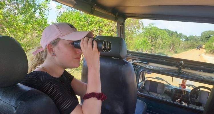 East Coast Excursion: Sri Lanka Adventure Expedition - Mango Vacations 4