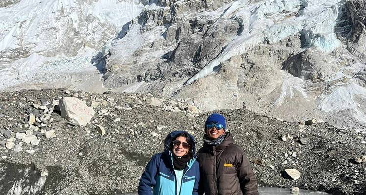 Trekking Rápido al Campamento Base del Everest - 9 días - Glorious Himalaya Trekking Pvt. Ltd. 1