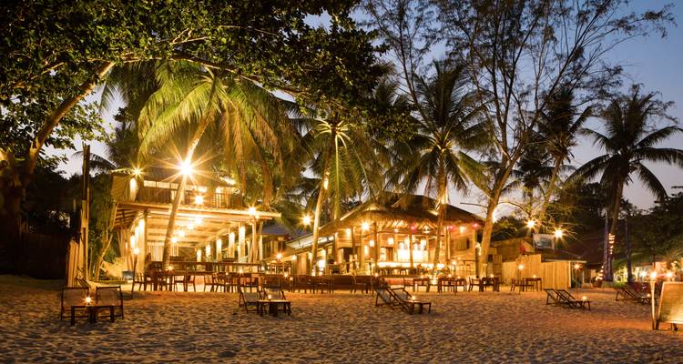 Viajar a Tailandia: ¡Del brillo de la ciudad a los dedos de arena! (14 destinations) - journaway 8