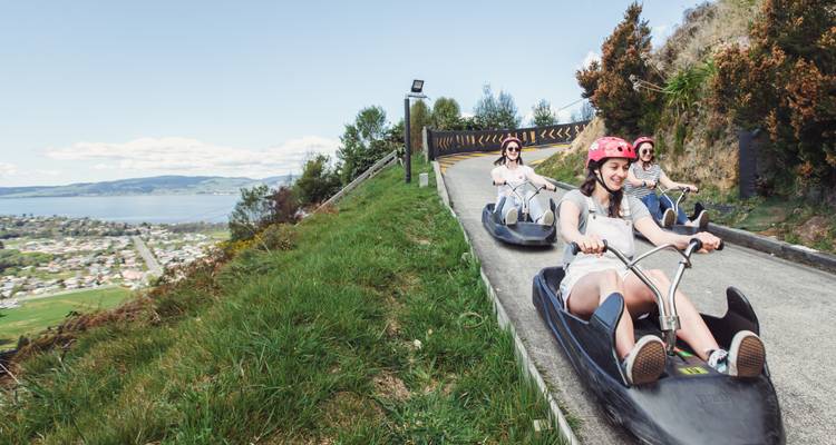 Circuito de 24 días en grupo pequeño "El mejor de todos los viajes - Kiwi Experience 6