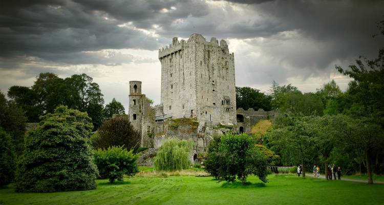 London - Dublin & Blarney Castle, Ring of Kerry & Dingle - Railtours Ireland First Class 3