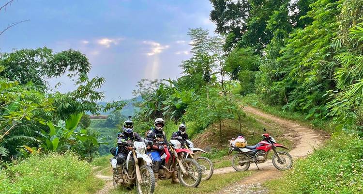 Circuit en moto de la boucle de Ha Giang via Quan Ba, Dong Van et Du Gia - VietLong Travel 9