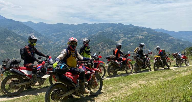 Circuit en moto de la boucle de Ha Giang via Quan Ba, Dong Van et Du Gia - VietLong Travel 10