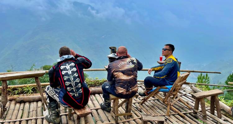 Colossale boucle de Ha Giang - Circuit en moto vers les chutes d'eau de Ban Gioc, Cao Bang et le lac Ba Be - VietLong Travel 7