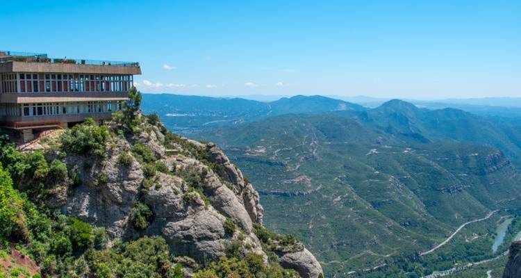 Flat 15% off -[Self-Guided] Spain in a week (Covering Barcelona and Madrid): Christmas and New Year Sale - WiseYatra 2