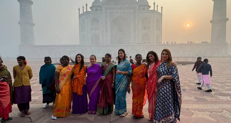 Circuito al Taj Mahal con fotógrafo en coche desde Delhi - Fragrance of Taj 10