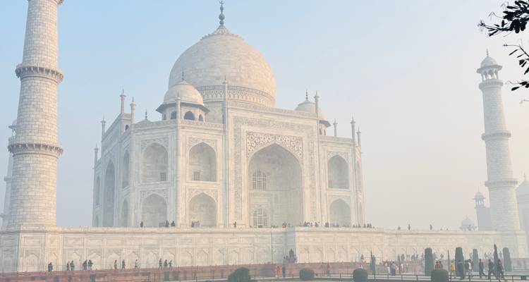 Circuito al Taj Mahal con fotógrafo en coche desde Delhi - Fragrance of Taj 1