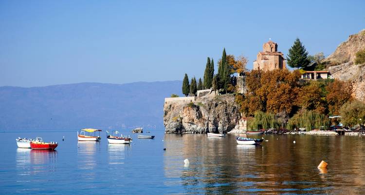 Aventúrate en Ohrid: un divertido crucero en barco - Urban Folx Travel 1