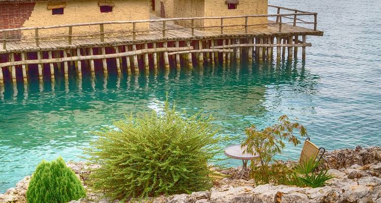 Aventúrate en Ohrid: un divertido crucero en barco - Urban Folx Travel 2