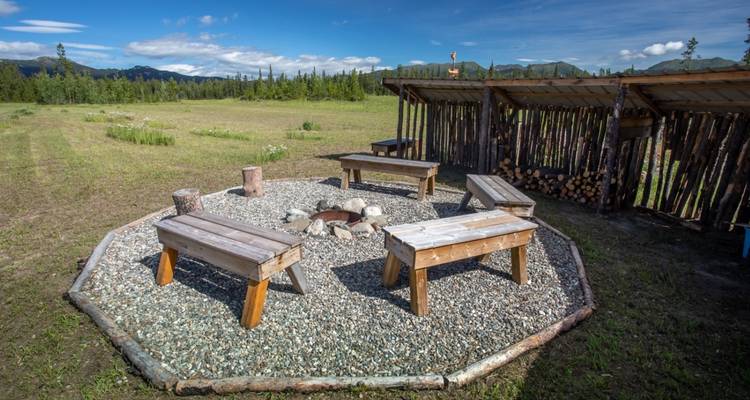 All Inclusive Yukon Summer Chalet from Vancouver - Landsby 3