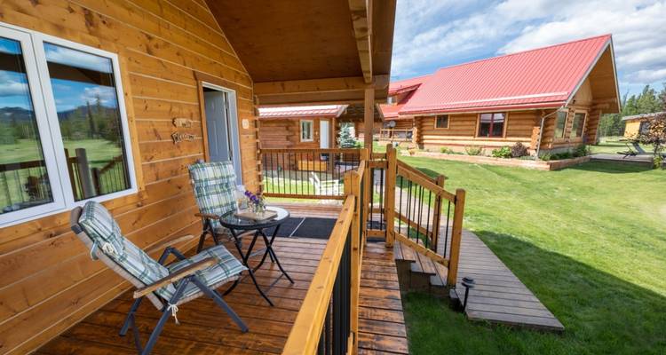 All Inclusive Yukon Summer Chalet from Vancouver - Landsby 7