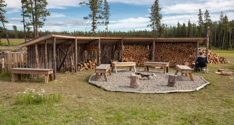All Inclusive Yukon Summer Chalet from Vancouver - Landsby 9