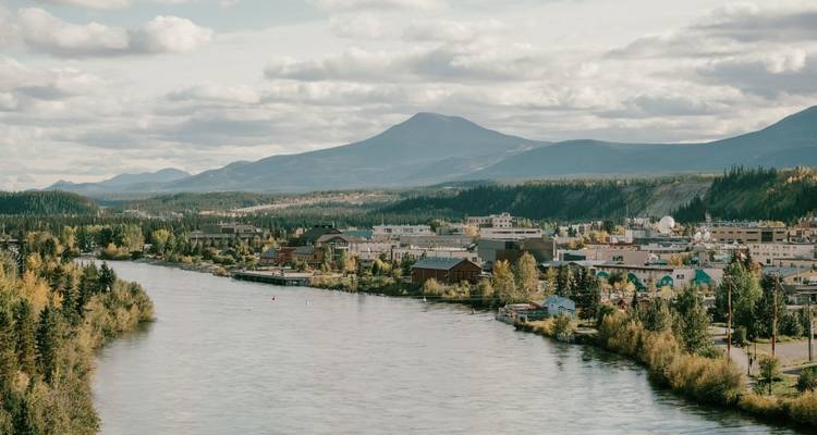 All Inclusive Yukon Summer Chalet from Vancouver - Landsby 10