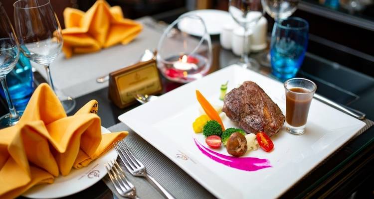 Crucero de 5 estrellas de 2 días y 1 noche por la Bahía de Halong y camarote privado con balcón - Ha Long Bay Lux Cruises Tours 10