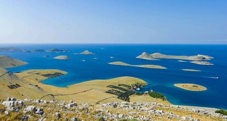 Landscape of islands and the sea.
