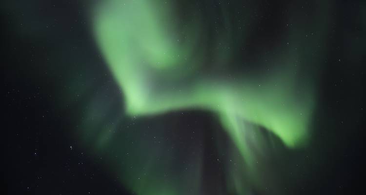 Circuit d'automne de 8 jours à Yellowknife pour découvrir les aurores boréales et les parcs nationaux - Calgary Tours 4