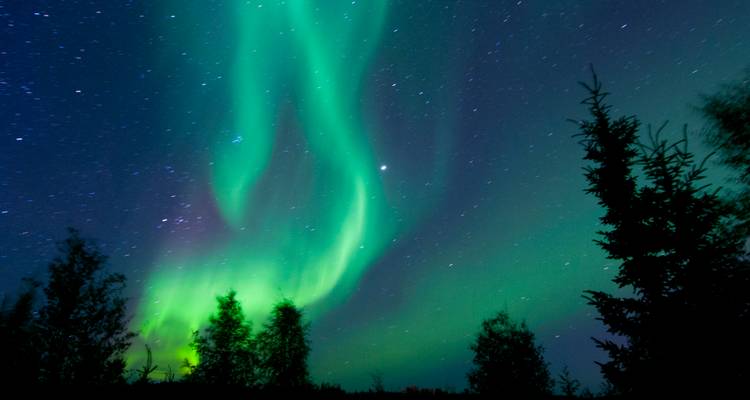 Circuit d'automne de 8 jours à Yellowknife pour découvrir les aurores boréales et les parcs nationaux - Calgary Tours 2
