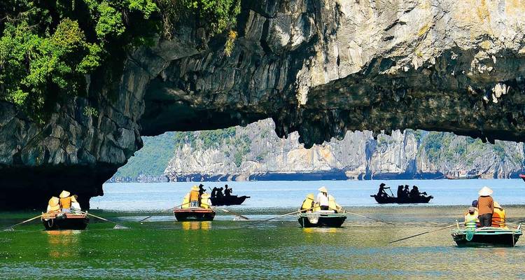 Circuit en famille dans le nord du Vietnam : Sapa, Baie d'Halong, Ninh Binh - VietLong Travel 1