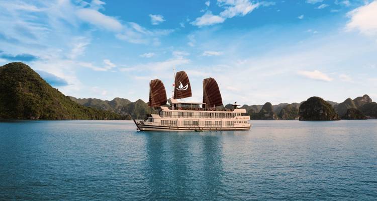 Circuit en famille dans le nord du Vietnam : Sapa, Baie d'Halong, Ninh Binh - VietLong Travel 4
