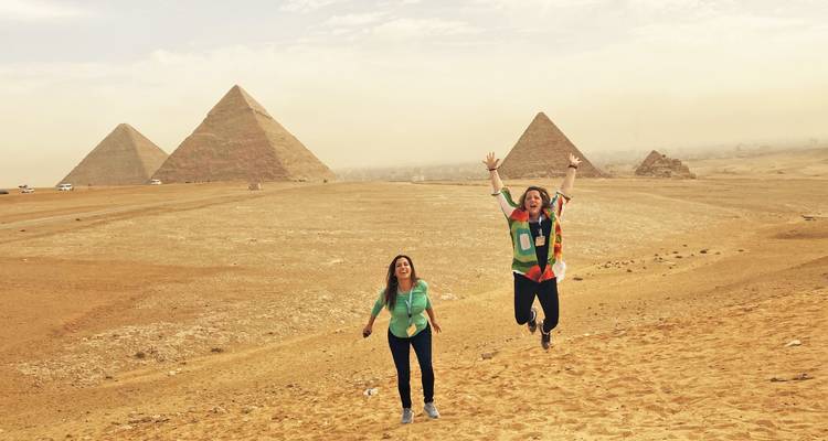 Visite privée des Pyramides de Gizeh et du Grand Sphinx (demi-journée) - Look at Egypt Tours  2