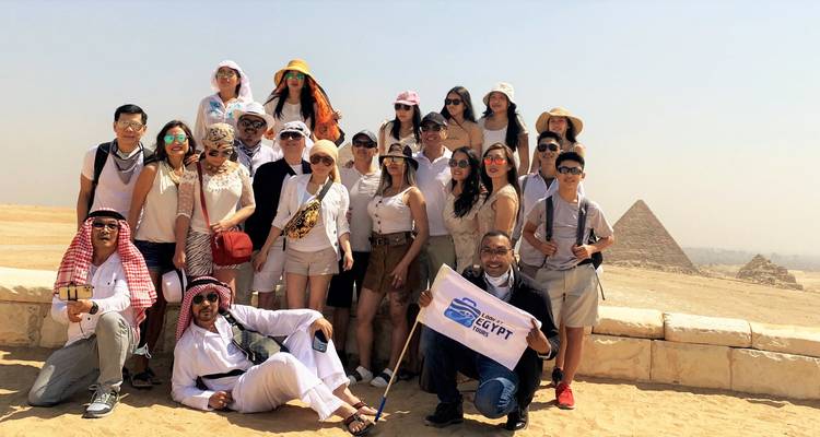 Visite privée des Pyramides de Gizeh et du Grand Sphinx (demi-journée) - Look at Egypt Tours  5