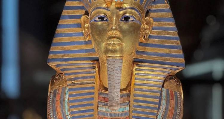 Gouden masker van een oude farao.