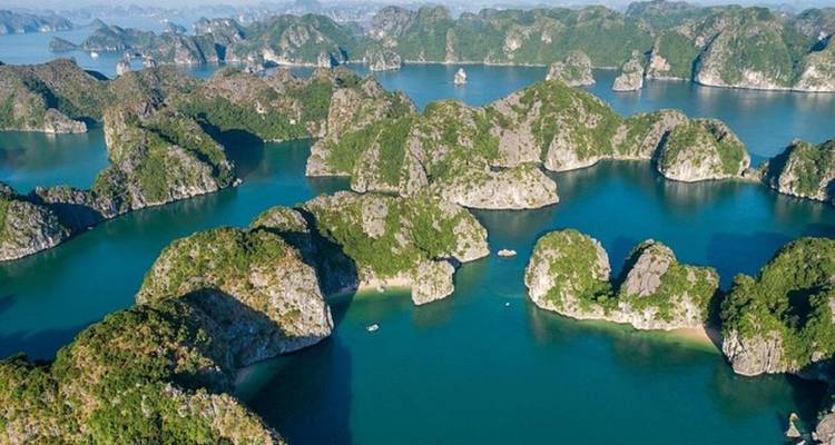 Croisière d'une journée dans la baie d'Ha Long, grotte, kayak, baignade, déjeuner, bus - Ha Long Bay Lux Cruises Tours 8