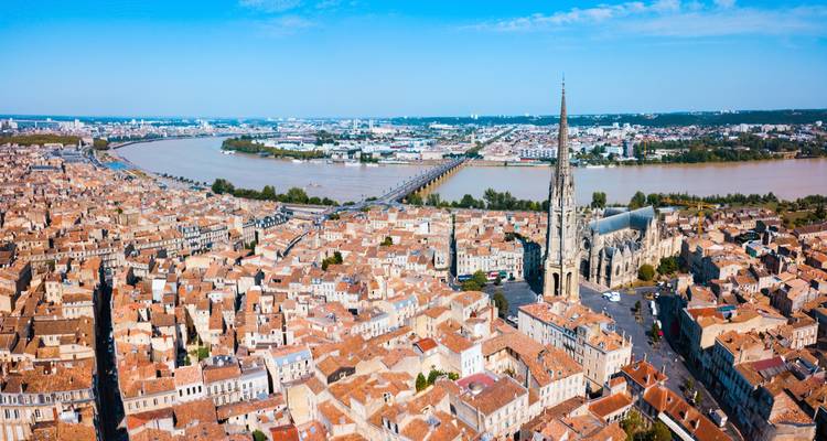 Viñedos, Castillos y Burdeos con 2 Noches en Lucerna 2025 - Avalon Waterways 4
