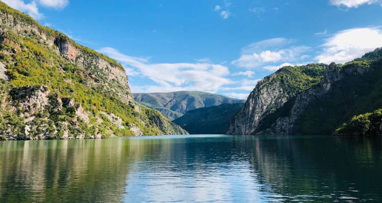 Lac Komani, vallée de Valbona et Prizren - Circuit de 2 jours au départ de Tirana - Albania My Way ltd  2
