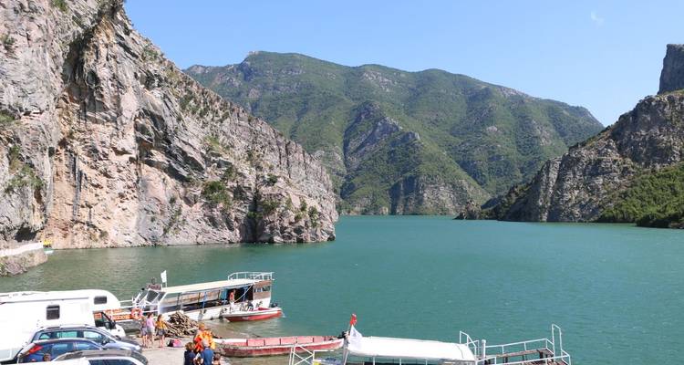 Lac Komani, vallée de Valbona et Prizren - Circuit de 2 jours au départ de Tirana - Albania My Way ltd  3