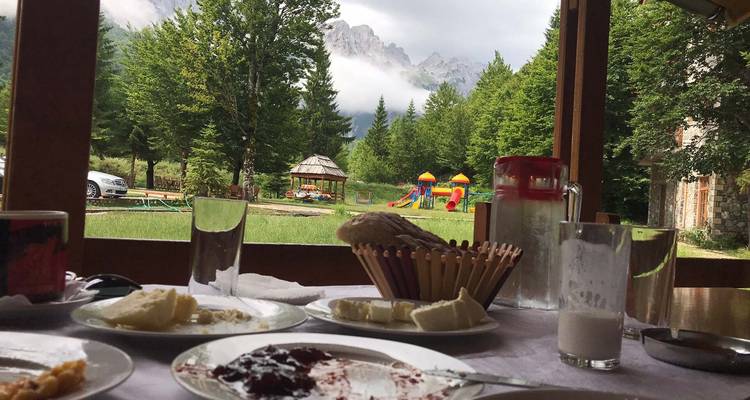 Lac Komani, vallée de Valbona et Prizren - Circuit de 2 jours au départ de Tirana - Albania My Way ltd  6