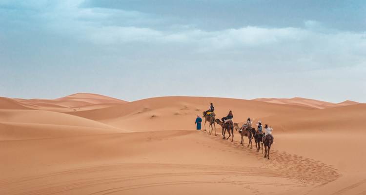 Elegancia en el Desierto: Una Expedición de 5 Días a las Maravillas de Erg Chegaga - MOROCCO DESTINATION 6