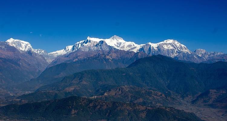 Vue panoramique de la chaîne de montagnes de l'Annapurna.