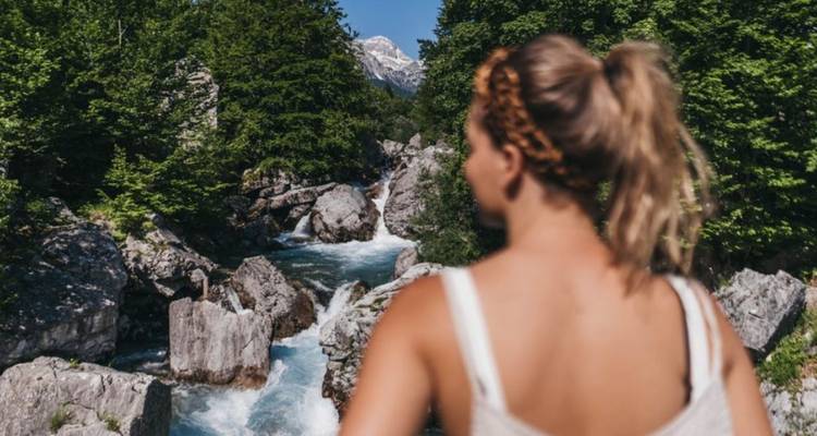 Visite autoguidée : Randonnée du lac Komani et de la vallée de Valbona en 3 jours - Choose Balkans 3