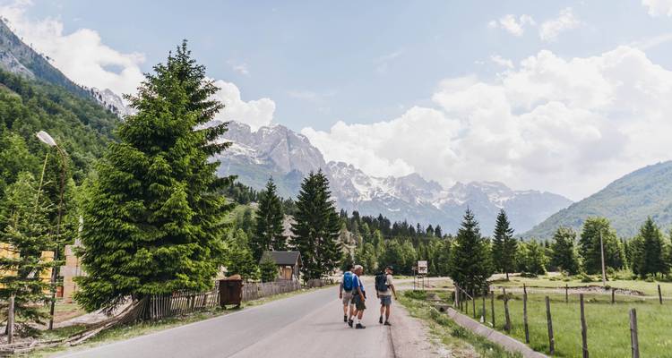 Visite autoguidée : Randonnée du lac Komani et de la vallée de Valbona en 3 jours - Choose Balkans 10