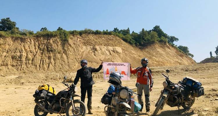 Les hauts lieux du Népal en moto : Une aventure inoubliable. - Travel Corporation Nepal 4