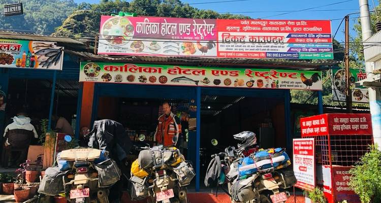 Les hauts lieux du Népal en moto : Une aventure inoubliable. - Travel Corporation Nepal 6