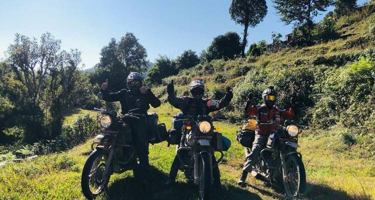 Les hauts lieux du Népal en moto : Une aventure inoubliable. - Travel Corporation Nepal 8