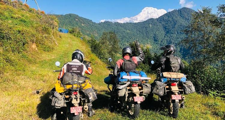 Les hauts lieux du Népal en moto : Une aventure inoubliable. - Travel Corporation Nepal 10