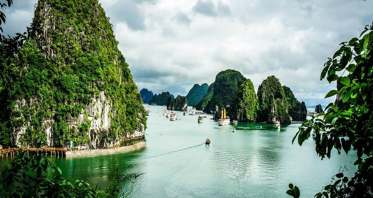 Explora los encantos de Vietnam con un crucero por la bahía de Halong con todas las comidas incluidas - Wonderful Holidays UK 2