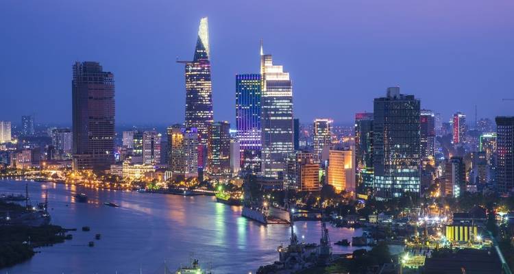 Les merveilles du Vietnam : Saigon, Hoi An et Hanoi avec une croisière en 5 étoiles dans la baie d'Halong - Wonderful Holidays UK 2