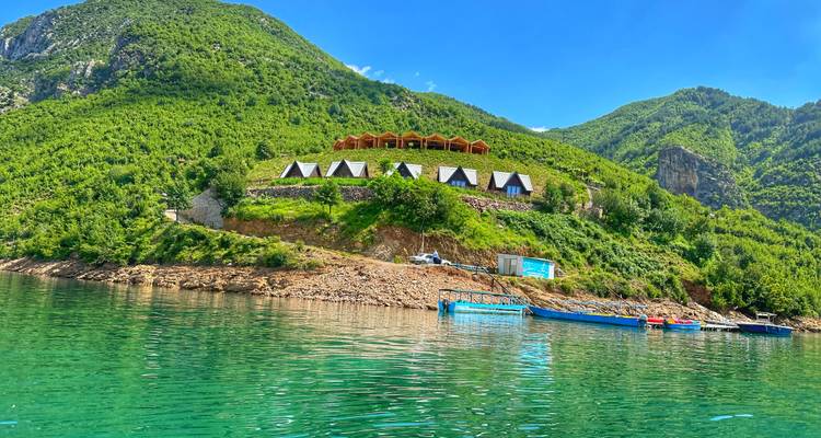 Depuis Tirana/Shkodra : excursion quotidienne sur la rivière Shala et le lac Komani - Smart Tour Albania 7