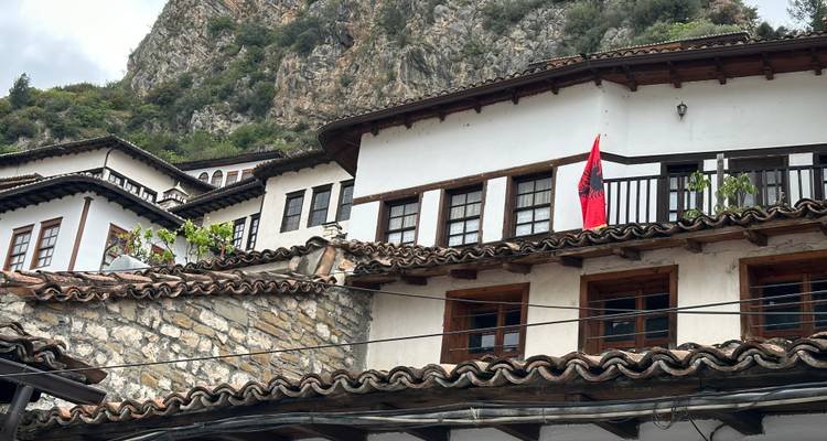 Visite de la ville de Berat (UNESCO) et du lac Belshi - Depuis Tirana - Smart Tour Albania 7