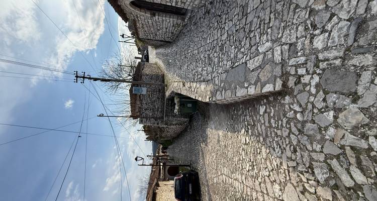 Visite de la ville de Berat (UNESCO) et du lac Belshi - Depuis Tirana - Smart Tour Albania 8