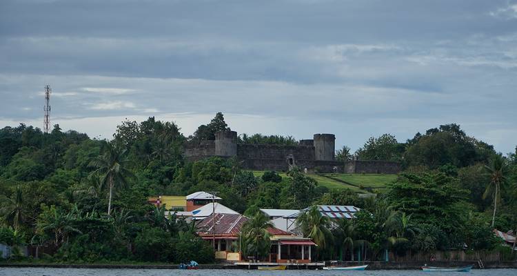 Spice Tour Bandaneira 4D3N - Pesona Indo 1