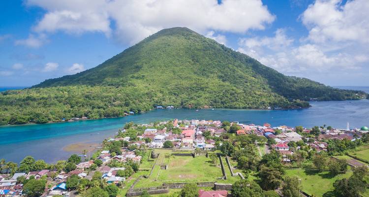 Spice Tour Bandaneira 4D3N - Pesona Indo 2